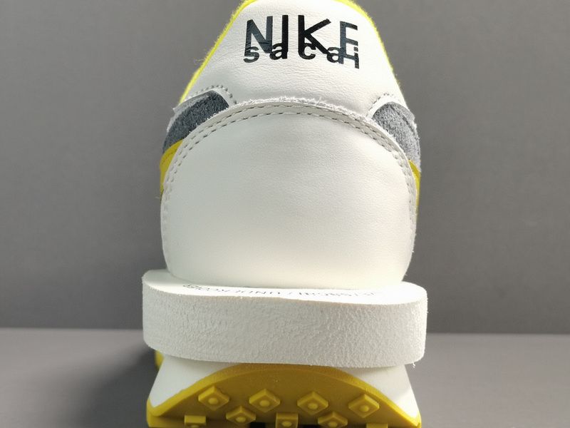 Sacai x Nike LDWaffle DJ4877-001