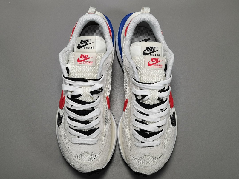 Sacai x NK VaporWaffle CV1363-100