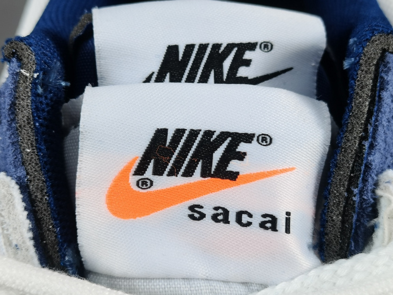 Sacai x Nike Cortez 4.0 DQ0581-100