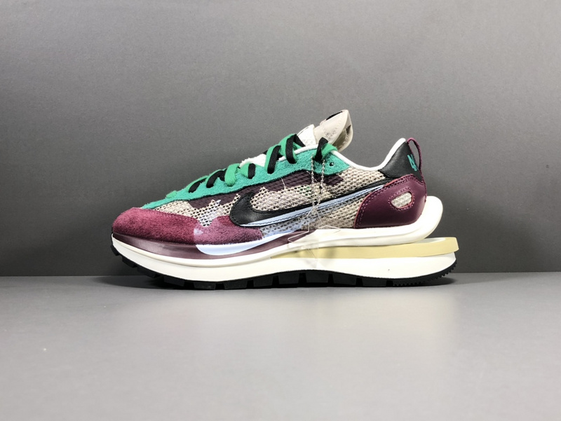 Sacai x Nike VaporWaffle DD3035-200