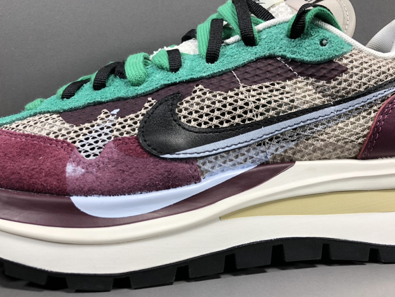 Sacai x Nike VaporWaffle DD3035-200
