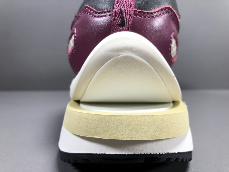 Sacai x Nike VaporWaffle DD3035-200