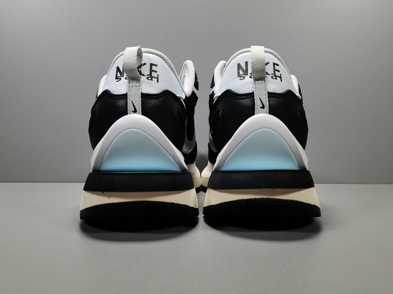 Sacai x NK VaporWaffle CV1363-001