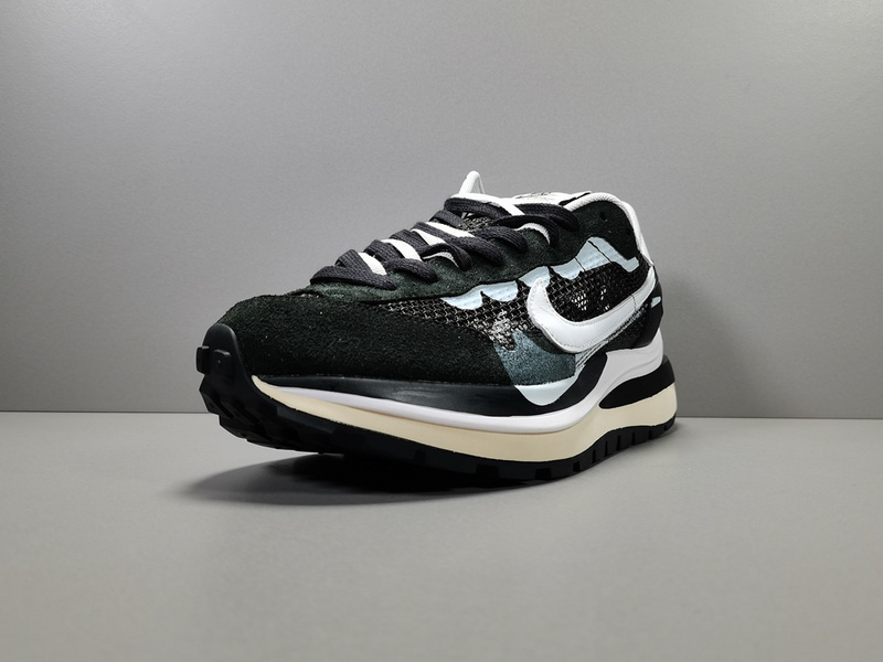 Sacai x NK VaporWaffle CV1363-001