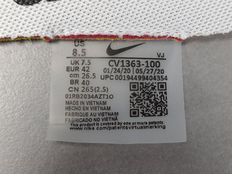 Sacai x NK VaporWaffle CV1363-100