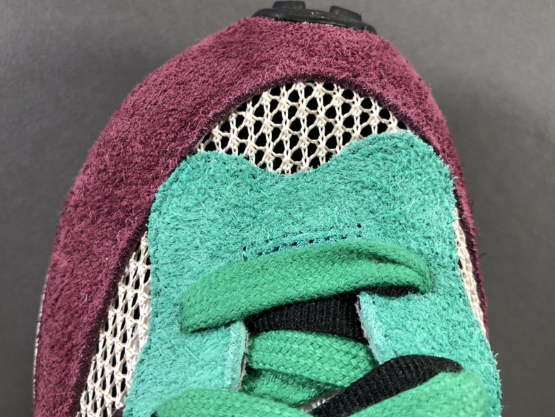 Sacai x Nike VaporWaffle DD3035-200