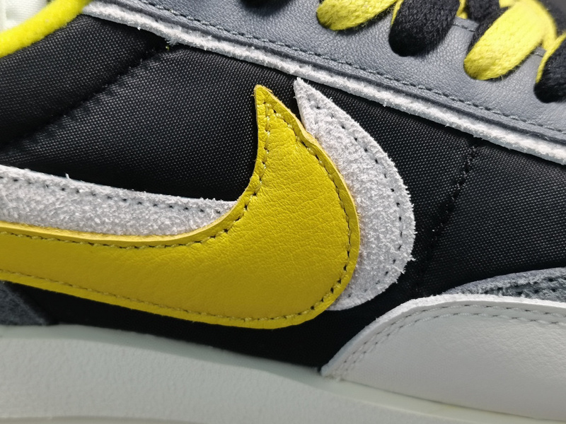 Sacai x Nike LDWaffle DJ4877-001