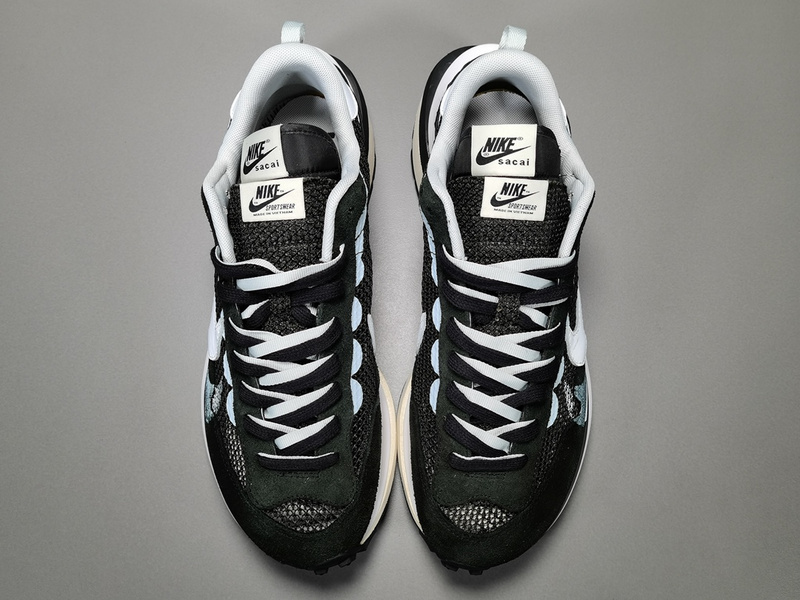 Sacai x NK VaporWaffle CV1363-001