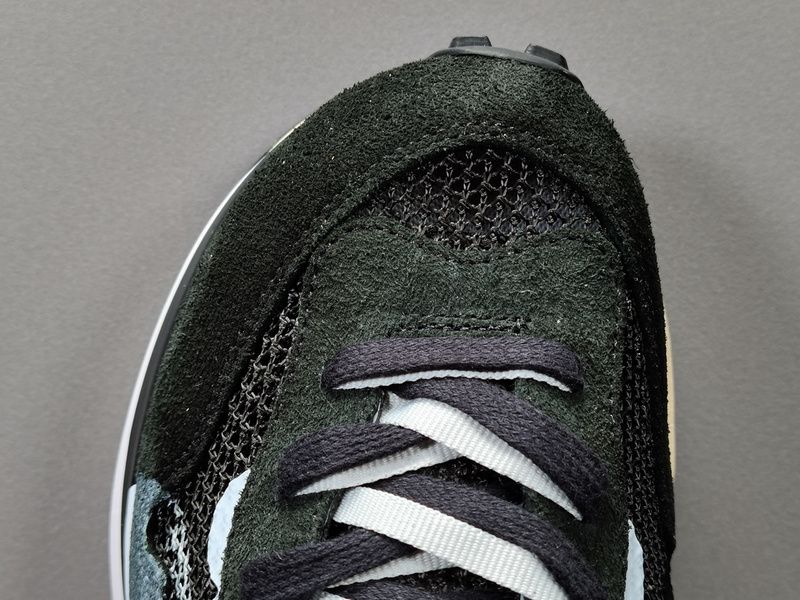 Sacai x NK VaporWaffle CV1363-001