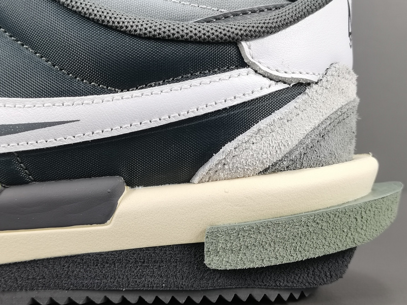 Sacai x Nike Cortez 4.0 DQ0581-001