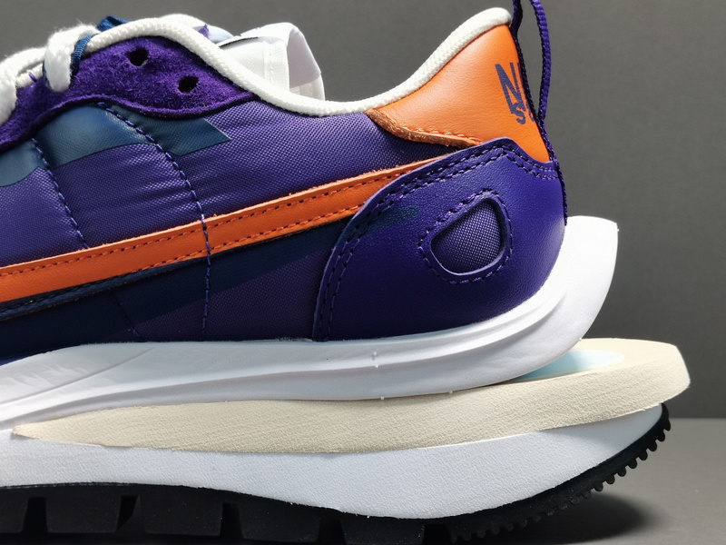 Sacai x NK VaporWaffle ＂Dark leis＂DD1875-500