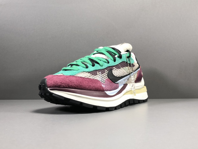 Sacai x Nike VaporWaffle DD3035-200