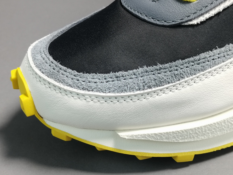 Sacai x Nike LDWaffle DJ4877-001