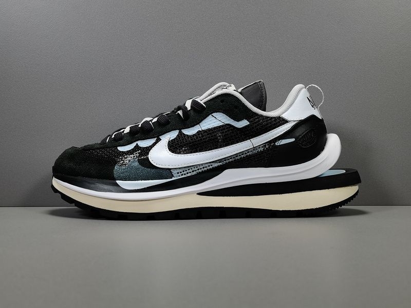 Sacai x NK VaporWaffle CV1363-001