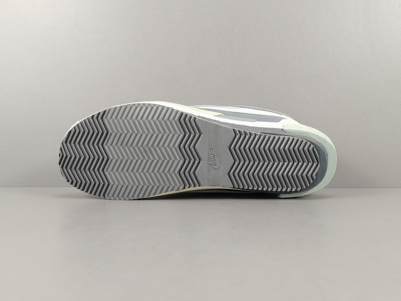 Sacai x Nike Cortez 4.0 DQ0581-001