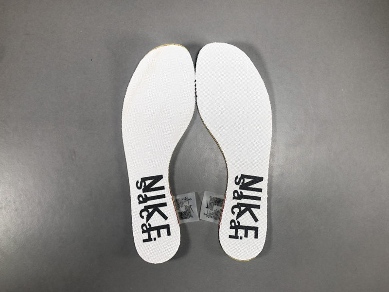 Sacai x NK VaporWaffle CV1363-700