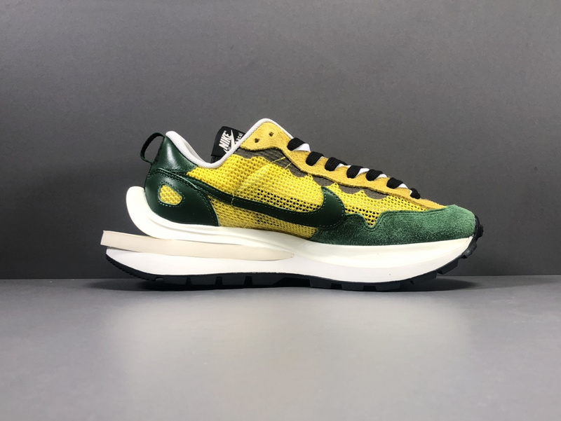 Sacai x NK VaporWaffle CV1363-700