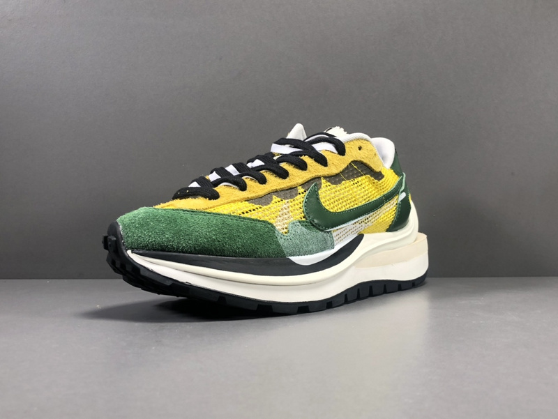 Sacai x NK VaporWaffle CV1363-700