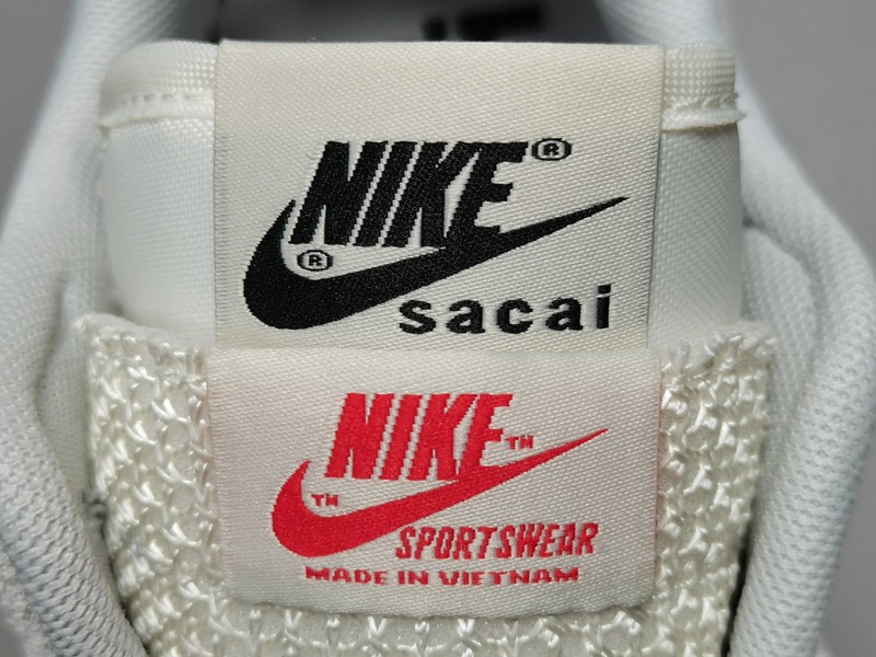 Sacai x NK VaporWaffle CV1363-100