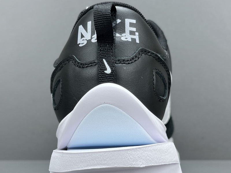 Sacai x NK VaporWaffle ＂＂Nylon Black ＂DD1875-003