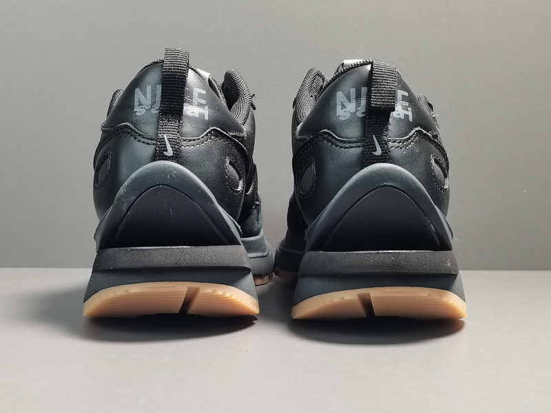 Sacai x NK VaporWaffle ＂＂Nylon Black ＂DD1875-001