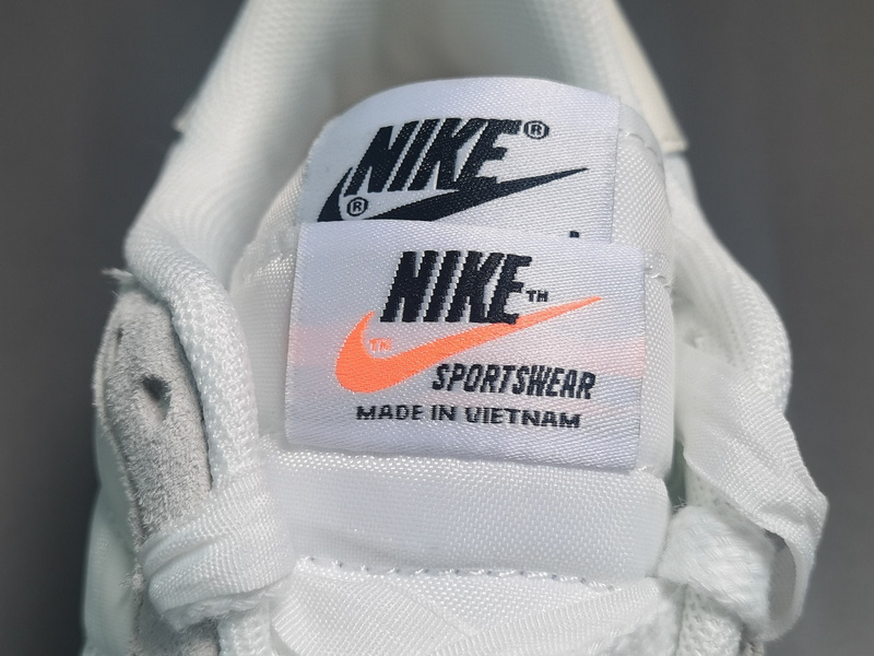 Sacai x Nike Waffle Daybreak BV0073 101