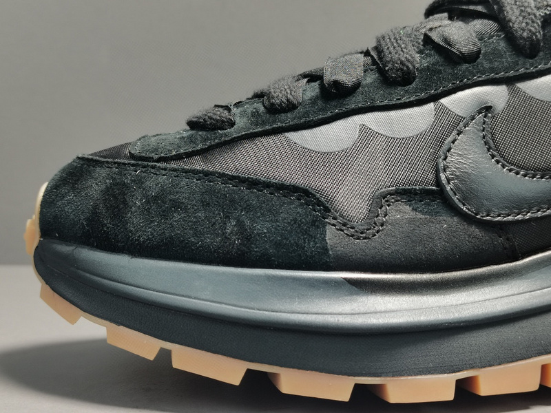 Sacai x NK VaporWaffle ＂＂Nylon Black ＂DD1875-001