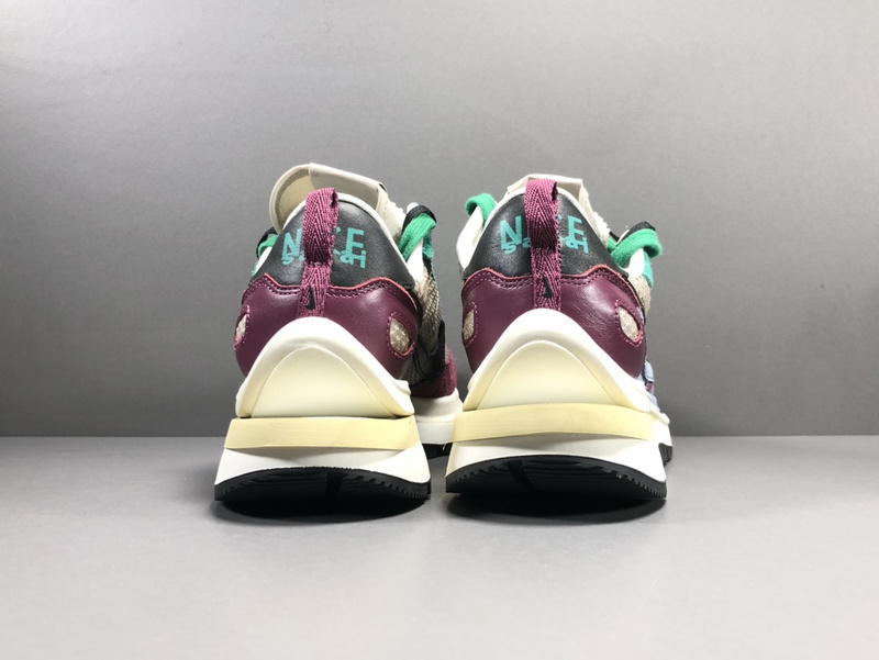 Sacai x Nike VaporWaffle DD3035-200