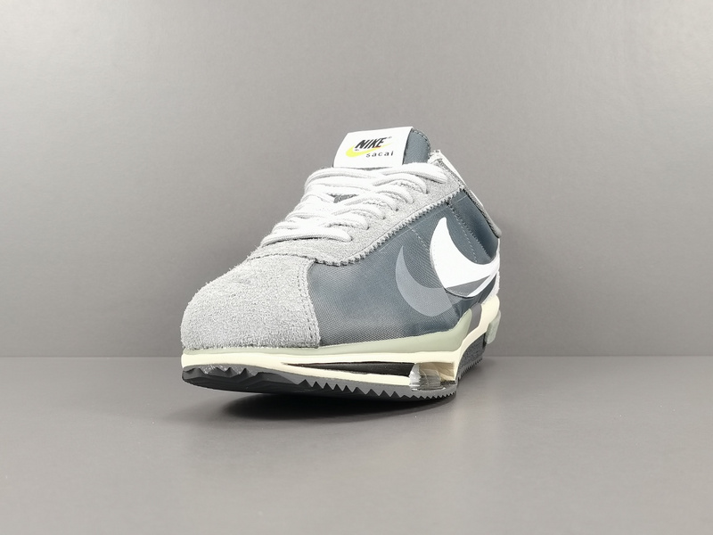 Sacai x Nike Cortez 4.0 DQ0581-001
