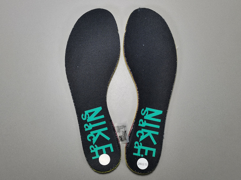 Sacai x NK VaporWaffle DD3035-200