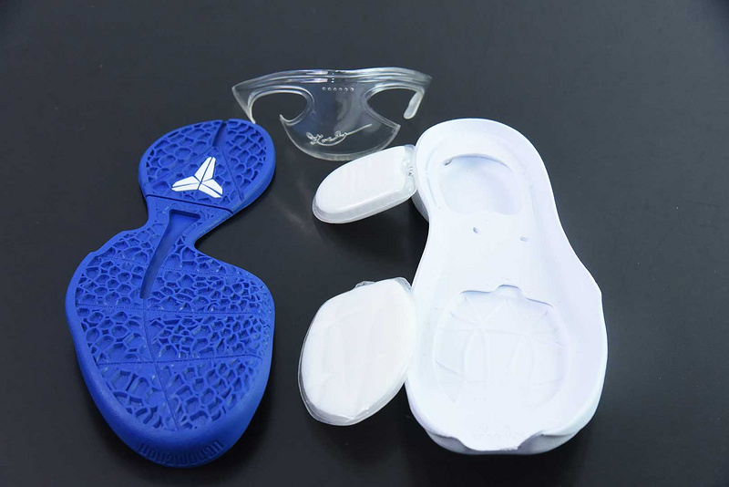 NK Zoom Kobe 6 CW2190-400