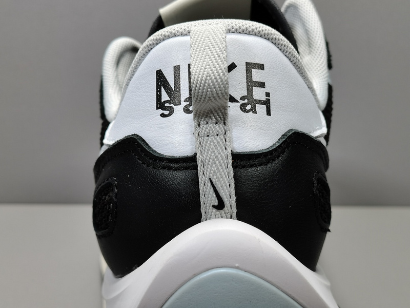 Sacai x NK VaporWaffle CV1363-001