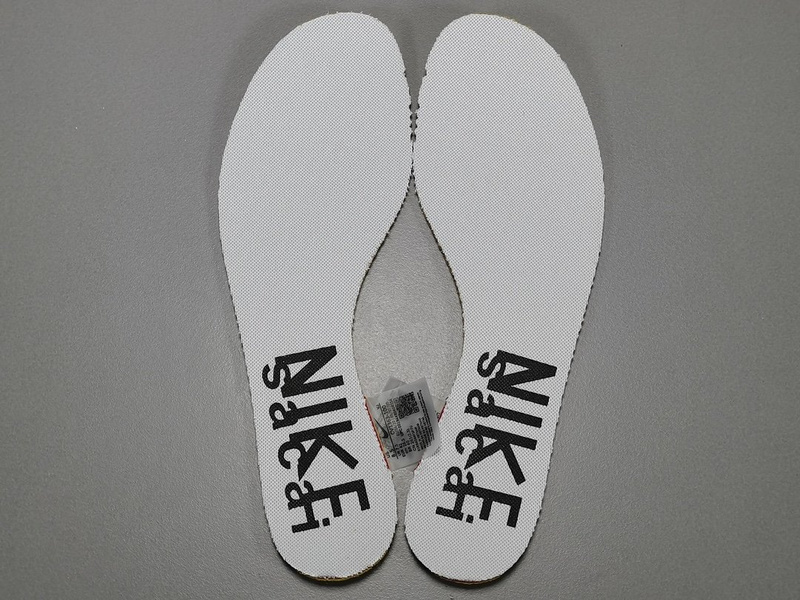 Sacai x NK VaporWaffle CV1363-100