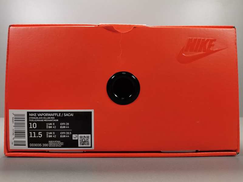 Sacai x NK VaporWaffle DD3035-200