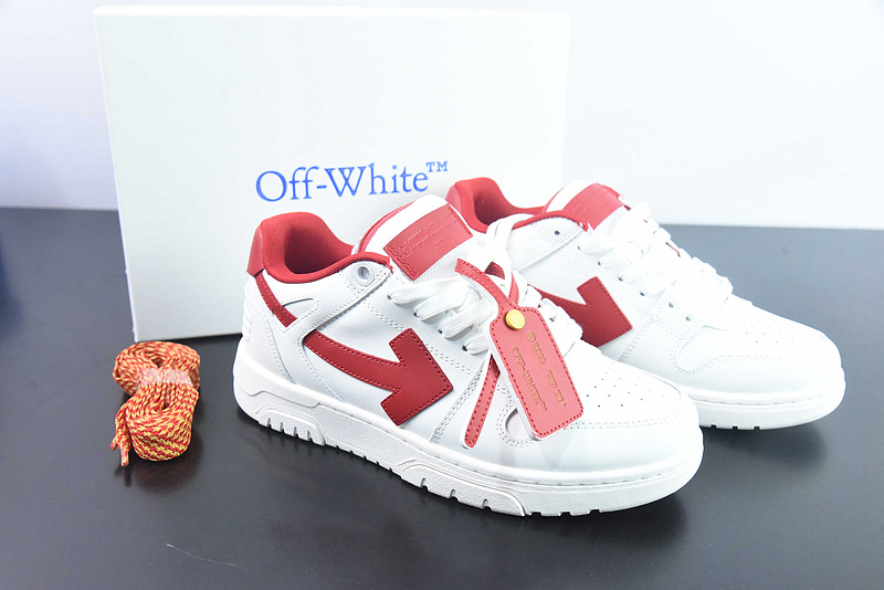 Off-White Sneaker