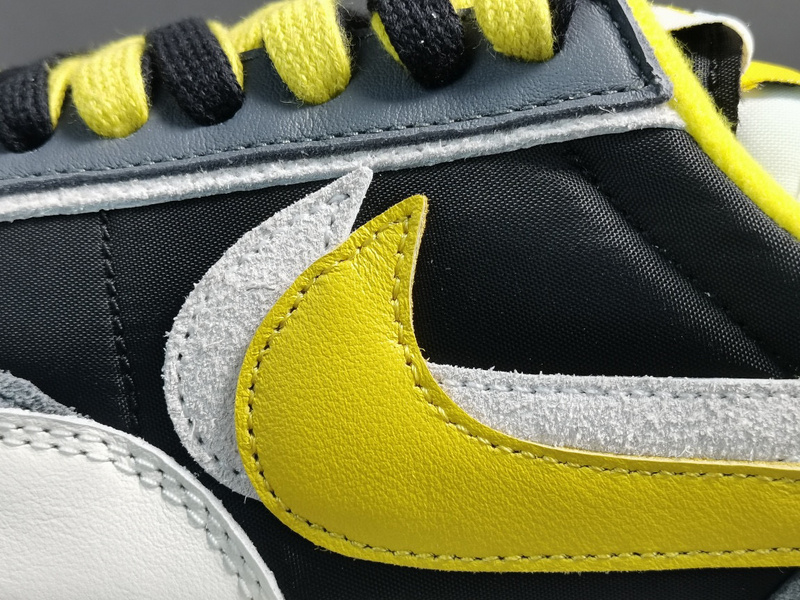 Sacai x Nike LDWaffle DJ4877-001