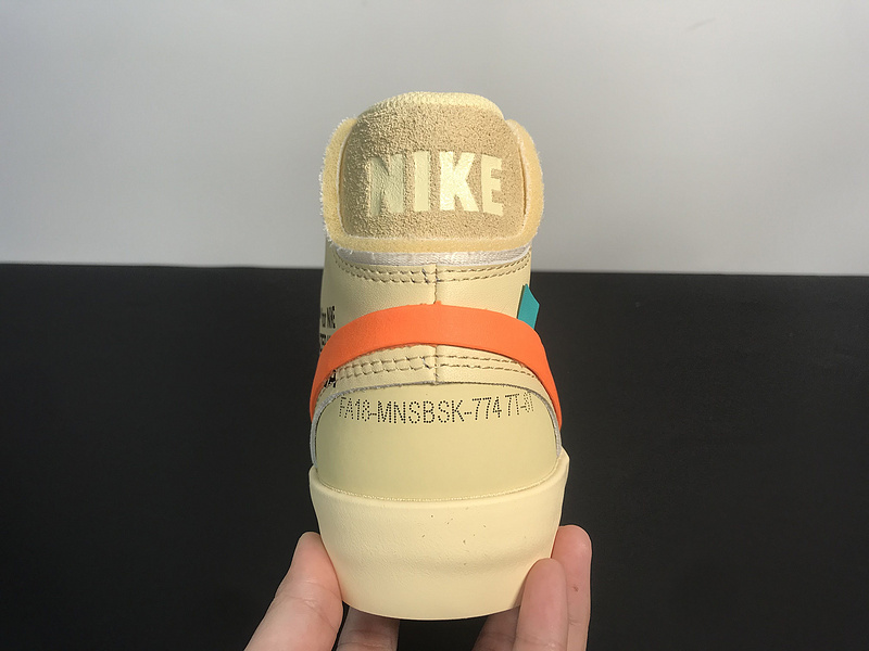 Off-White  X BLAZER mid All Hallow's Eve AA3832-700