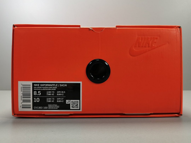 Sacai x NK VaporWaffle CV1363-100