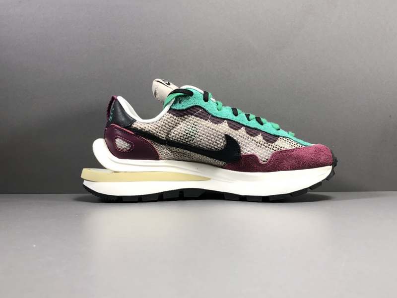 Sacai x Nike VaporWaffle DD3035-200