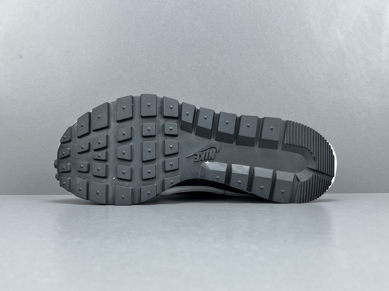 Sacai x NK VaporWaffle ＂＂Nylon Black ＂DD1875-003