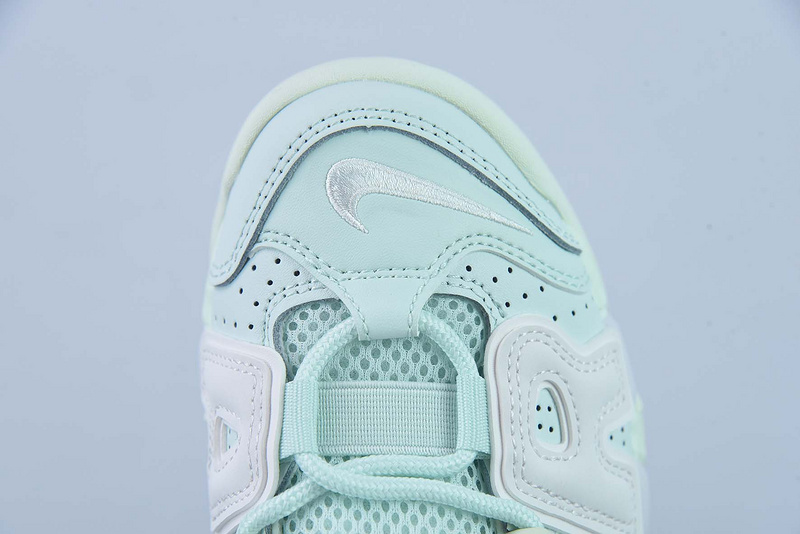 NK Air More Uptempo 917593-300