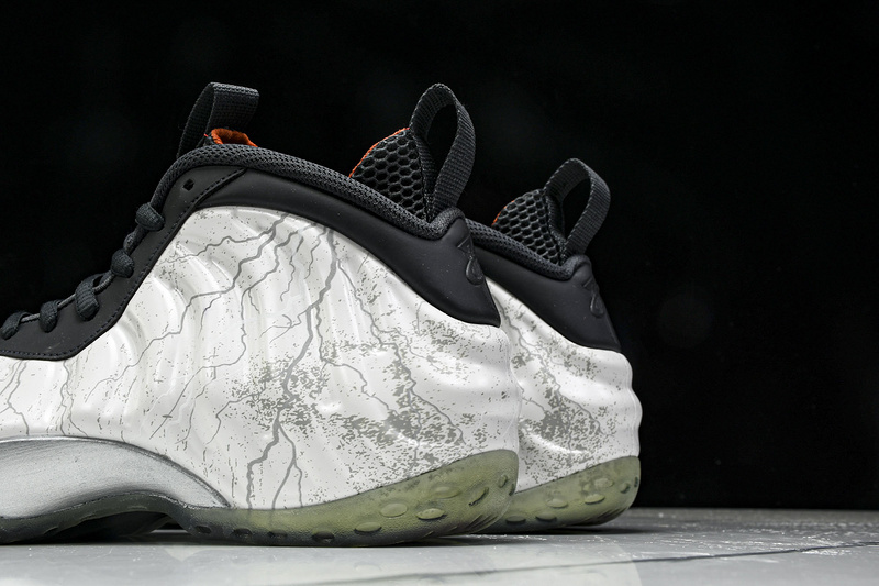 Nike Air Foamposite One halloween CT2286-001