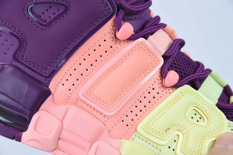 Nk Air More Uptempo AV8237-800