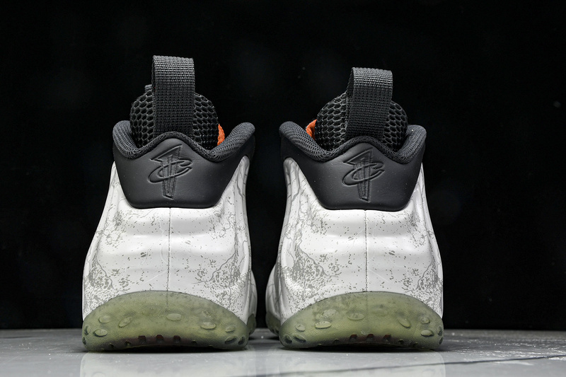 Nike Air Foamposite One halloween CT2286-001