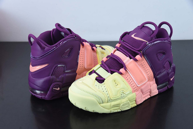 Nk Air More Uptempo AV8237-800