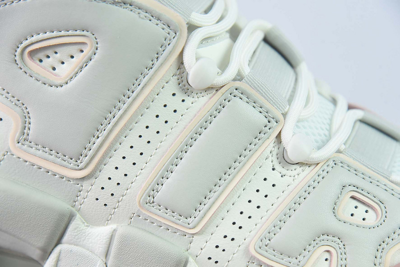 K Air More Uptempo DV1137-101