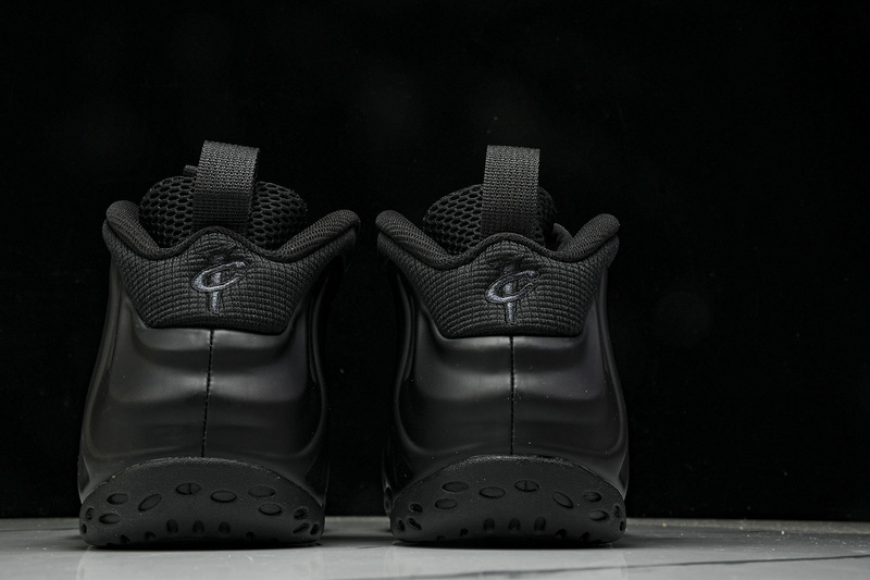 Nike Air Foamposite One FD5855 001