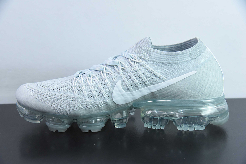 NK Air VaporMax Flyknit  849558-100