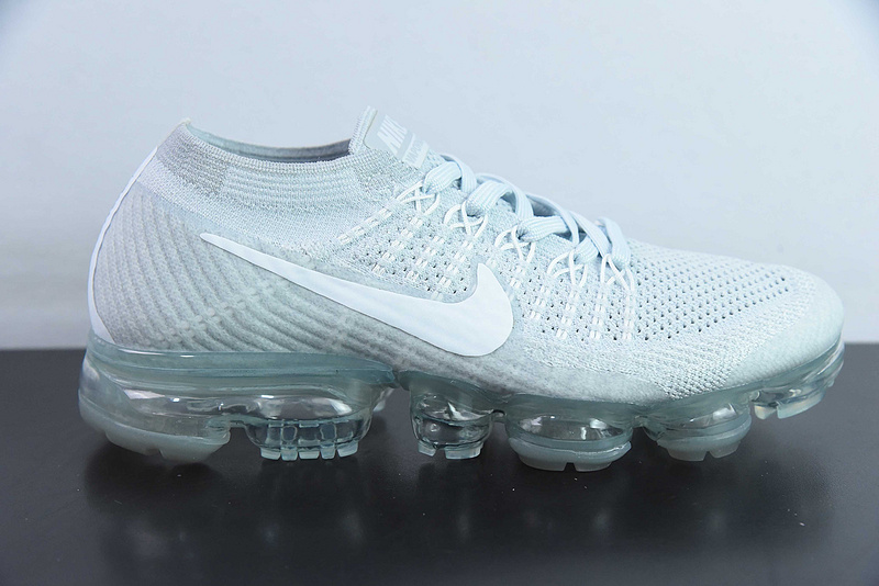NK Air VaporMax Flyknit  849558-100