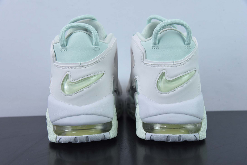 NK Air More Uptempo 917593-300